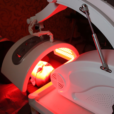 しわの取り外しの反老化を白くする皮のためのPhototherapy導かれた顔の機械